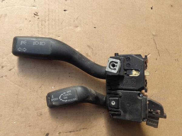 COMMODO VW/AUDI ( COTE CLIGNOTANT ) - Vue 1